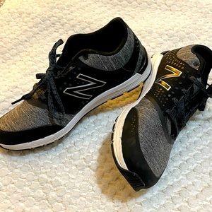 New Balance Women’s 577 V4 Cross Trainer Black & Gray Size 8